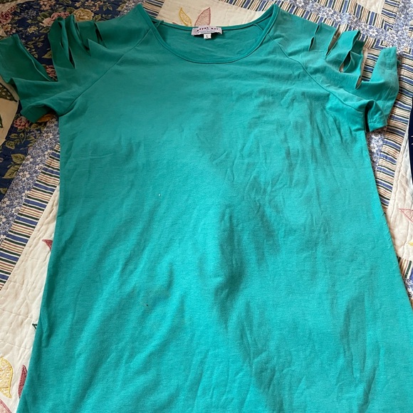 Matching Cold Shoulder Shirt With Pineapple Leggings - Picture 2 of 9